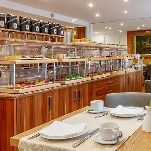 Tiptop Burgschmiet Garni Hotell